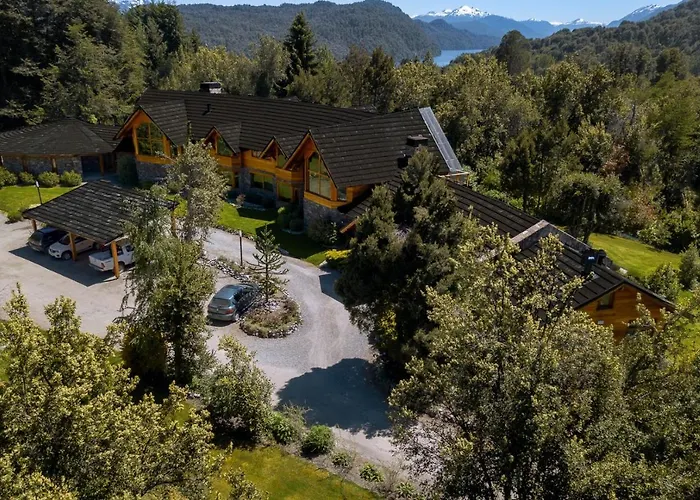 Hotel Antuquelen Villa La Angostura